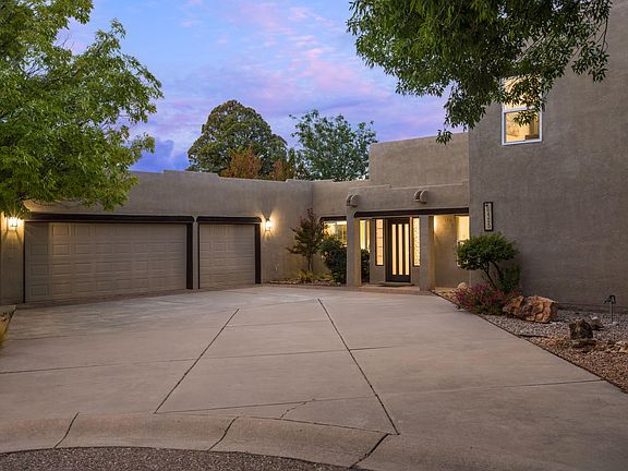 3rd image of 6425 Guadalupe Pl NW
