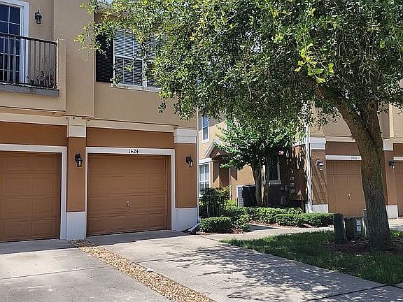 3rd image of 1424 Broken Oak Dr