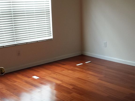 5th image of 207 Cape Sable Dr