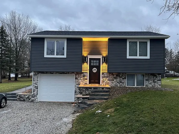 20 E Church St, Marshallville, OH 44645