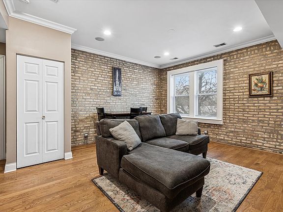 4th image of 6146 N Ravenswood Ave APT 2