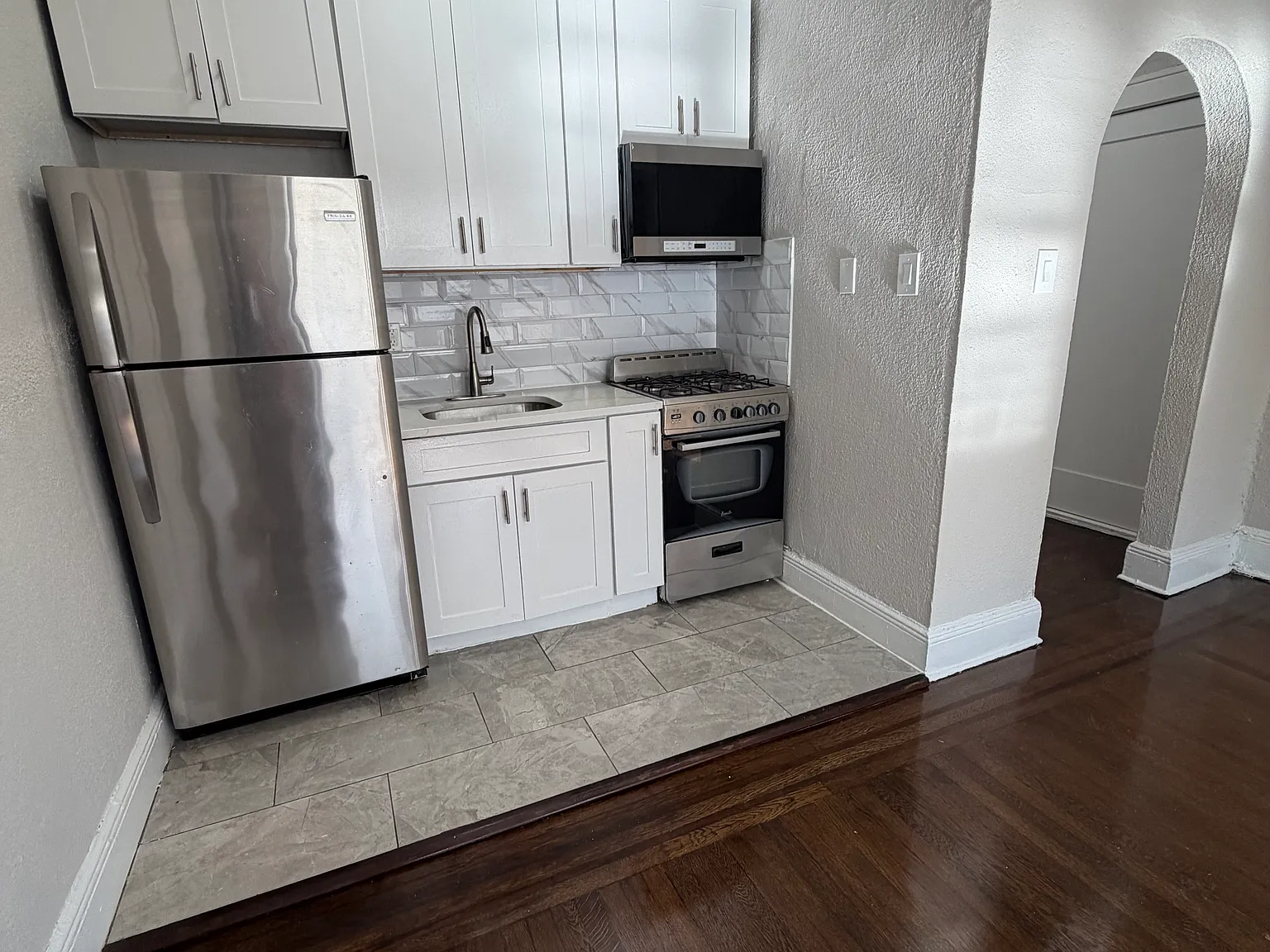 1 bed, 700 sqft, $1,895 — Photo 3