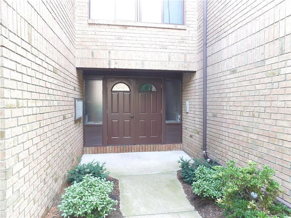 1st image of 352 Willowbrook Dr