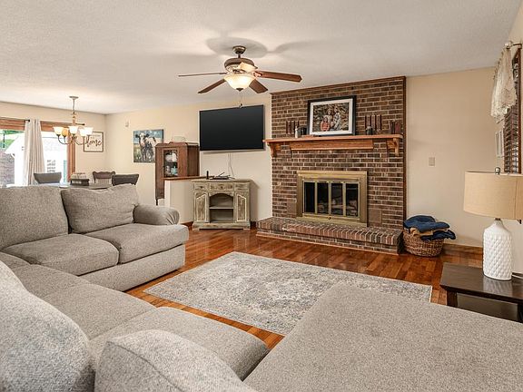 5th image of 11131 Hallett St