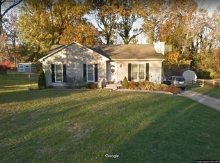 8515 Confederate Place Dr, Pewee Valley, KY 40056