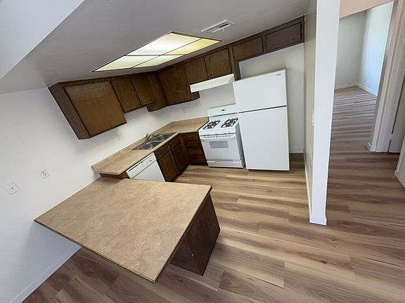 5th image of 2938 Karen Ave #3