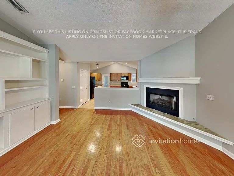 400 Chamberlain Dr — Photo 5