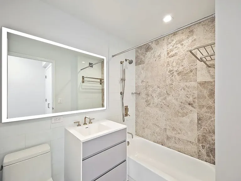 75 W End Ave #P18D — Photo 13