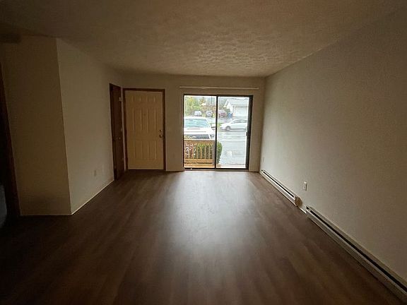 4th image of 407 W Main St #109