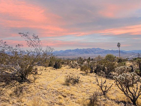2nd image of 5610 Yucca Mesa Rd