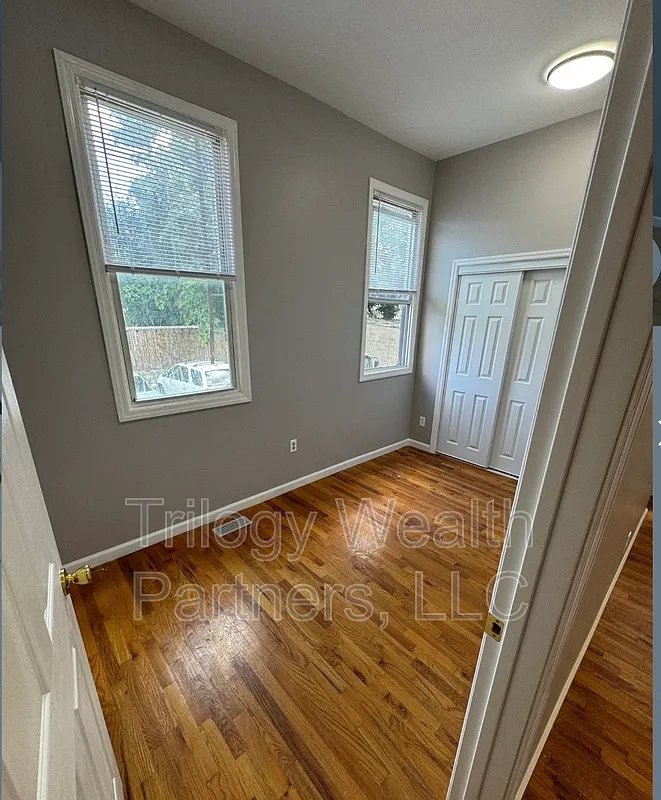 2 bed, 1.0 bath, $2,025 — Photo 3