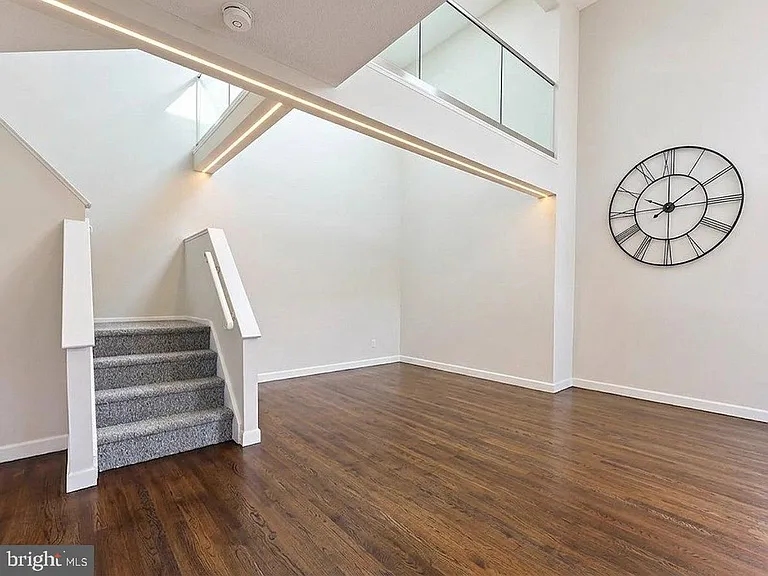 540 Sayre Dr — Photo 4