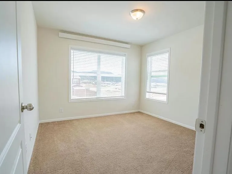 120 Ranch Ln — Photo 2