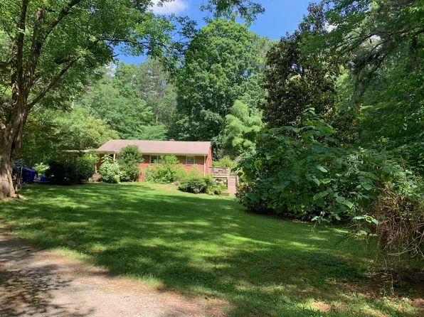 149 Windsor Cir, Chapel Hill, NC 27516