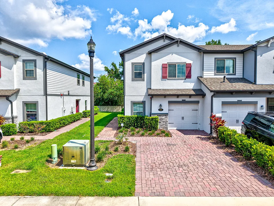 220 Evertree Loop