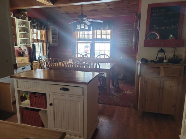 343 Road Between The Ponds