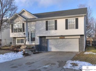 16470 Burdette St, Omaha, NE 68116