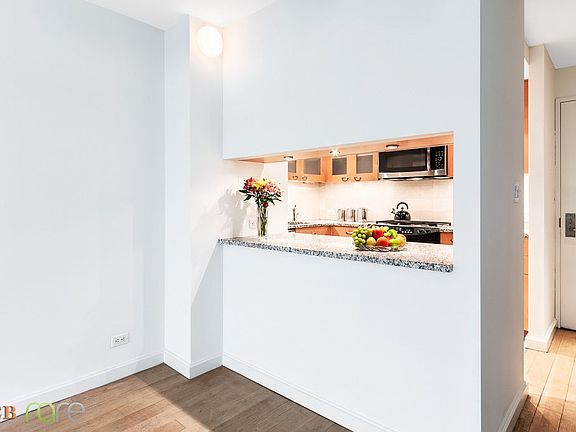 4th image of 1781 1st Ave #3E