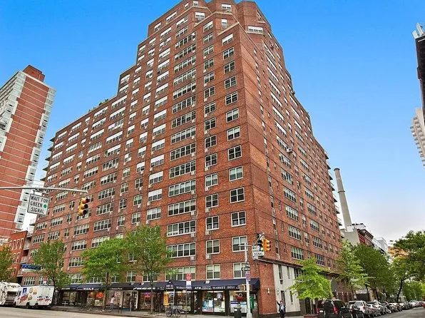 401 East 74th Street 16E image 2 of 10