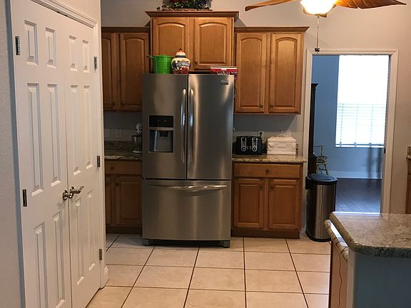 3rd image of 701 McKay Dr