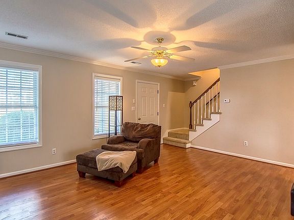 3rd image of 125 Caroway Ct