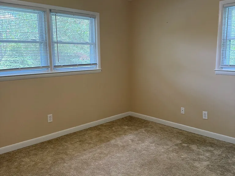 211 N Main St — Photo 15