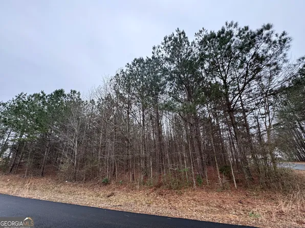 153 Buckeye Trails Dr, Commerce, GA 30530