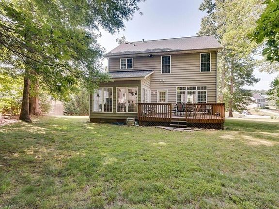 4th image of 2407 Meadow Gate Dr
