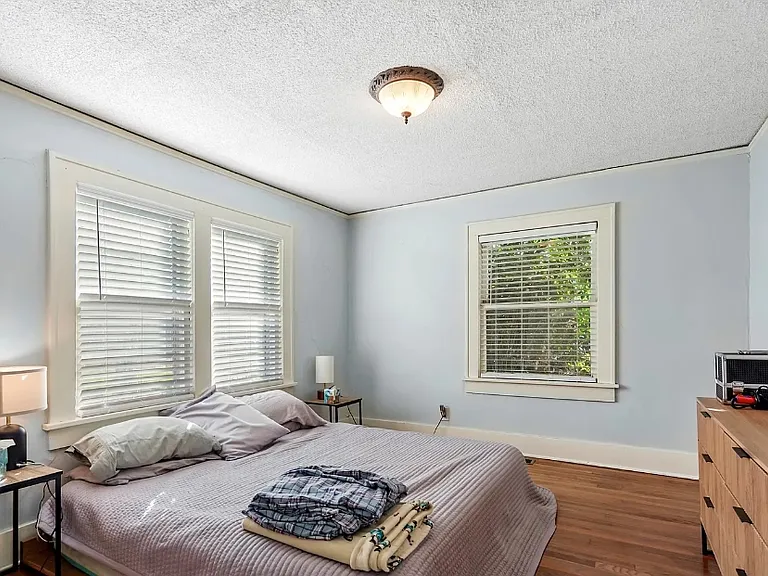 1715 S Saint Louis Ave — Photo 3