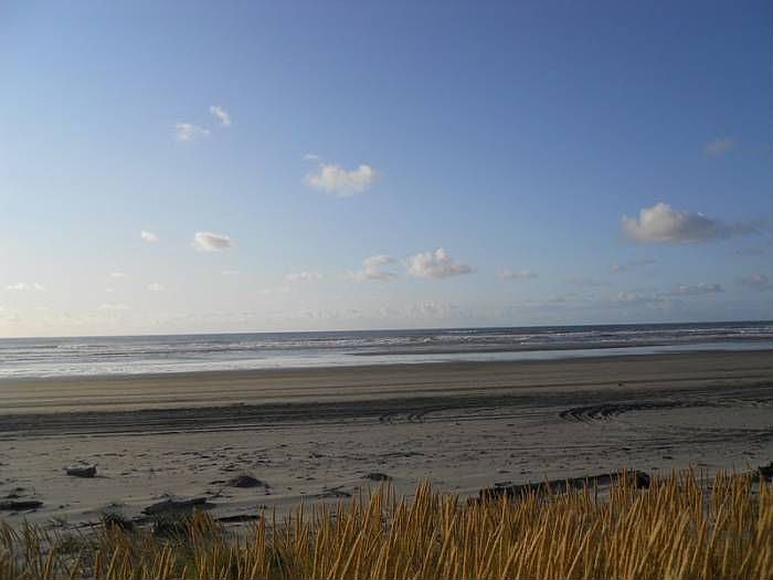 Ocean at property edge