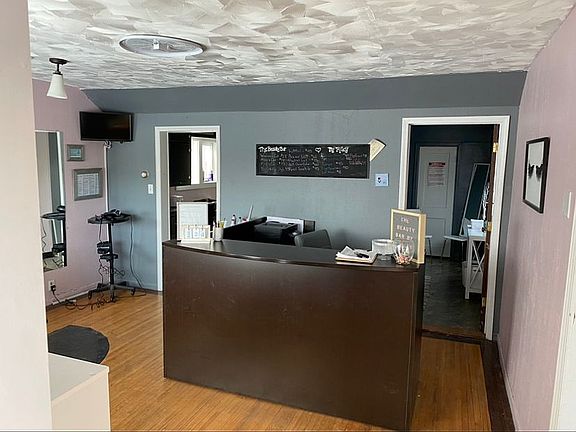 4th image of 106 Central Ave S