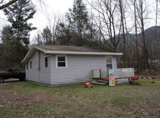 106 Stout Hollow Rd, Hampton, TN 37658