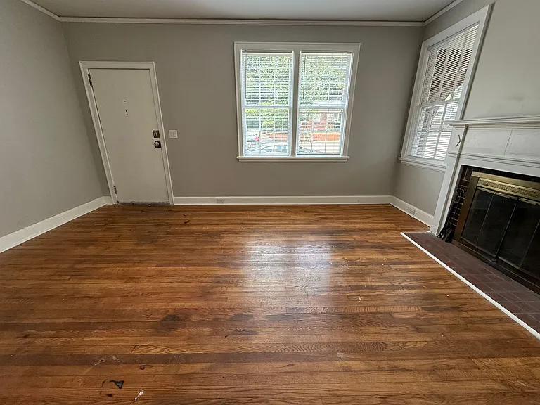 3428 Rosewood Dr — Photo 2