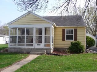 704 8th Ave NE, Waseca, MN 56093