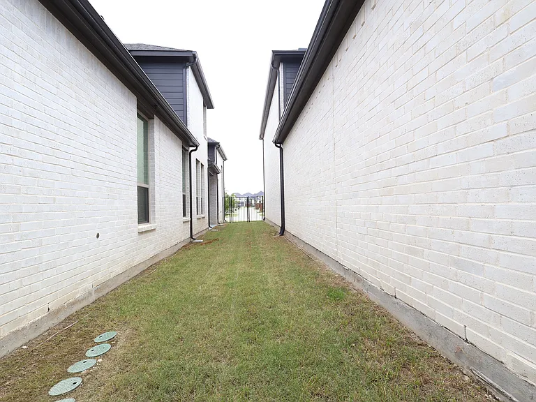12978 Caprock Dr — Photo 40