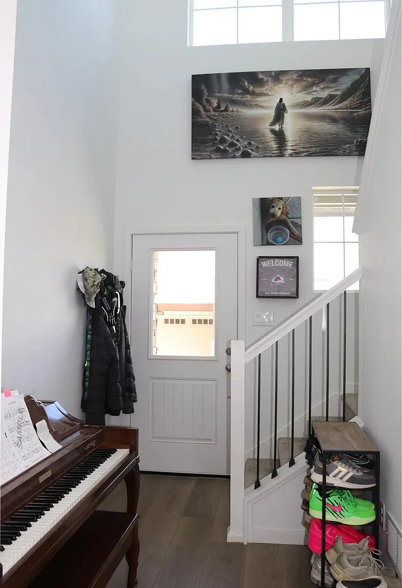 4 bed, 3.5 bath, 2104 sqft, $3,500 — Photo 4