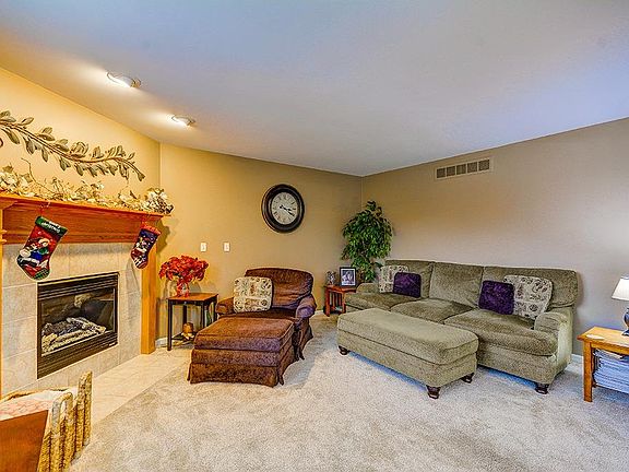 5th image of 7887 Shire Ln