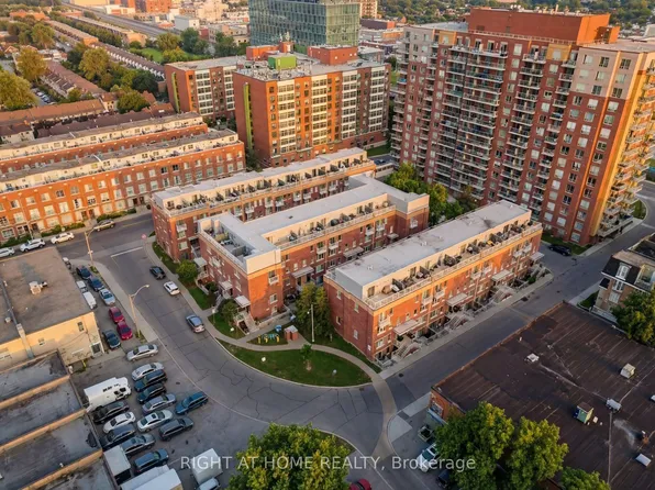 1 Ruttan St #112, Toronto, ON M6P 0A1