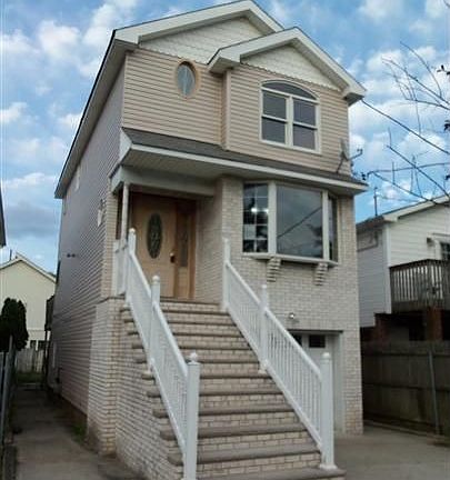 3rd image of 409 Brighton St