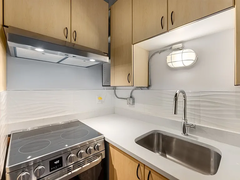 1529 W 6th Ave #3XX — Photo 6