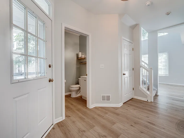 2835 White Thorn Cir — Photo 8