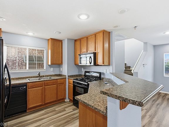 2nd image of 10478 Badger Ravine St