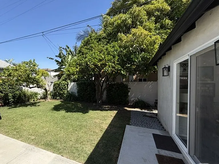 1768 S Fairfax Ave — Photo 27