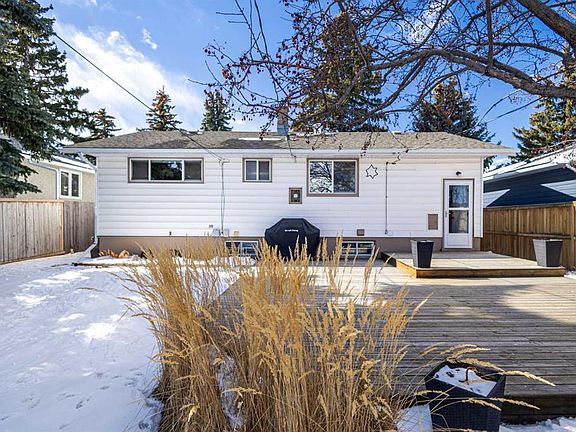 3rd image of 3308 W 46th St SW