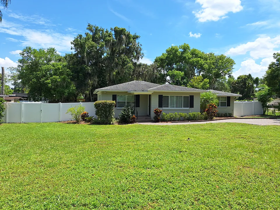 710 Magnolia Dr