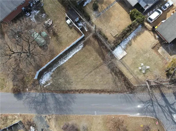 1424 Mauch Chunk Rd, Allentown, PA 18102