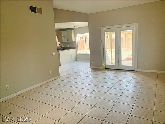 3rd image of 5040 Crystal Breeze Ln