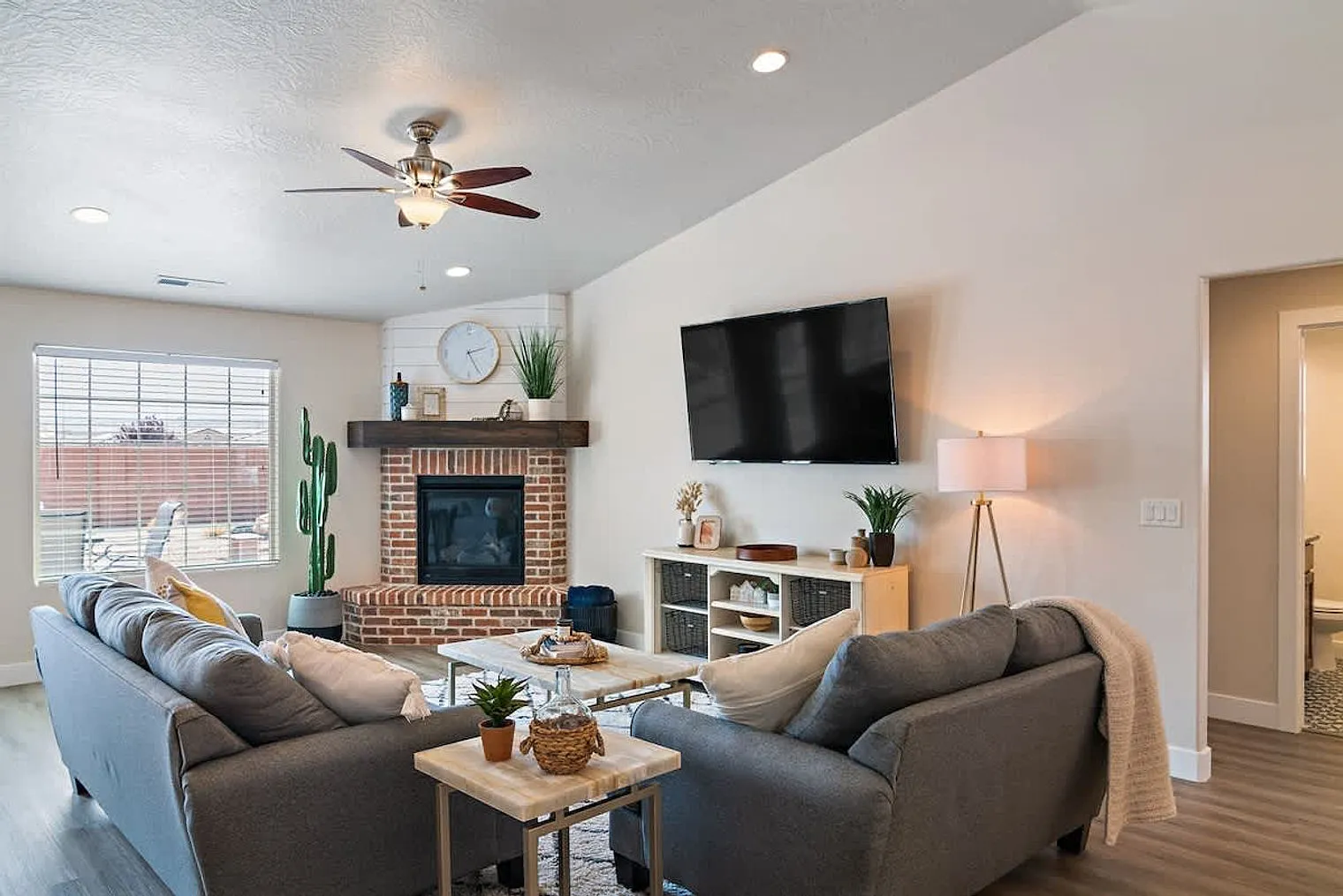 5 bed, 3.0 bath, $8,334 — Photo 1