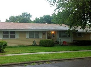 2032 W Scott St, Springfield, MO 65802