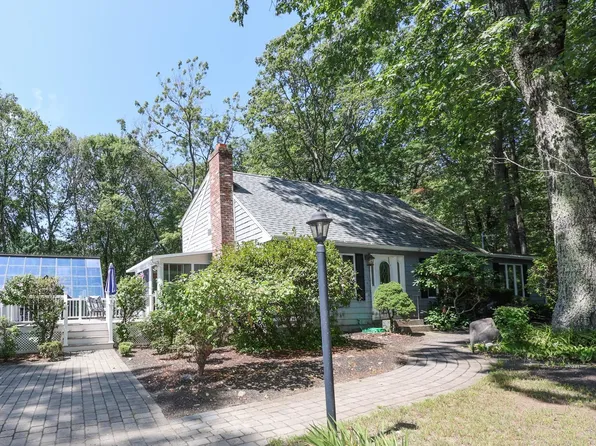 13 Clydesdale Avenue, Pelham, NH 03076